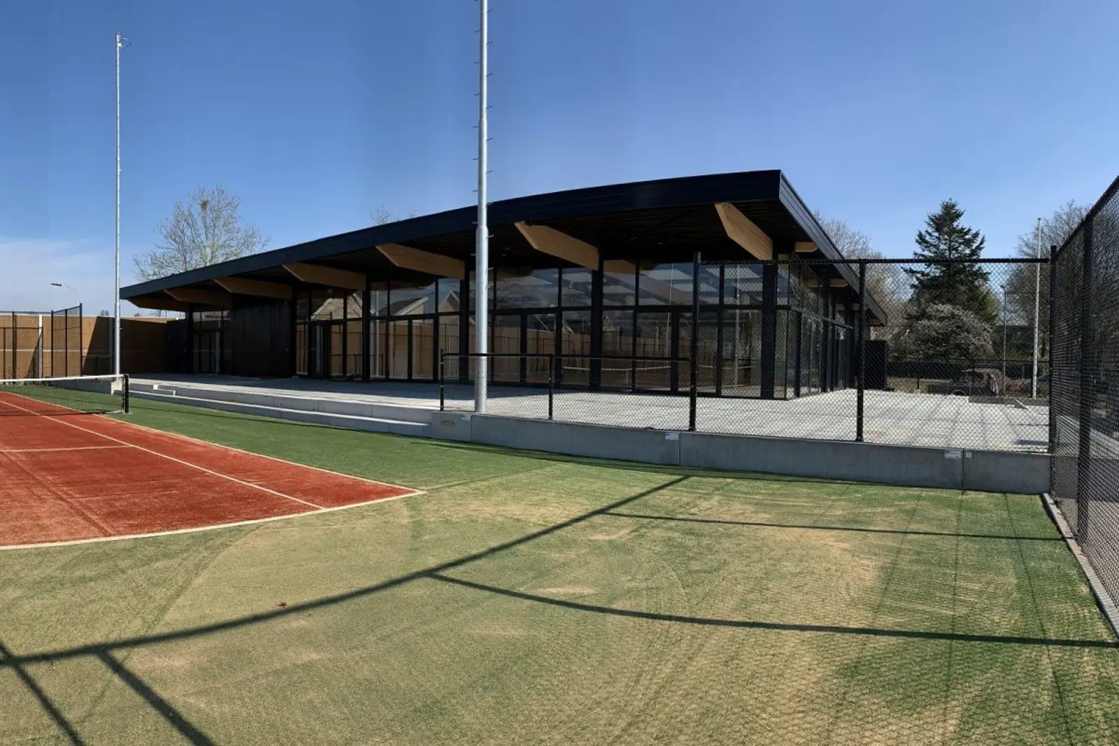 Tennispaviljoen Breakpoint Oss | Een nieuw clubhuis | Hendriks bedenkt, bouwt, beheert
